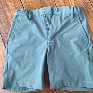 Vineyard vines size 6 boys performance shorts
